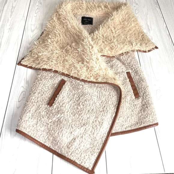 Love Tree Faux Fur Vest - Picture 4 of 13